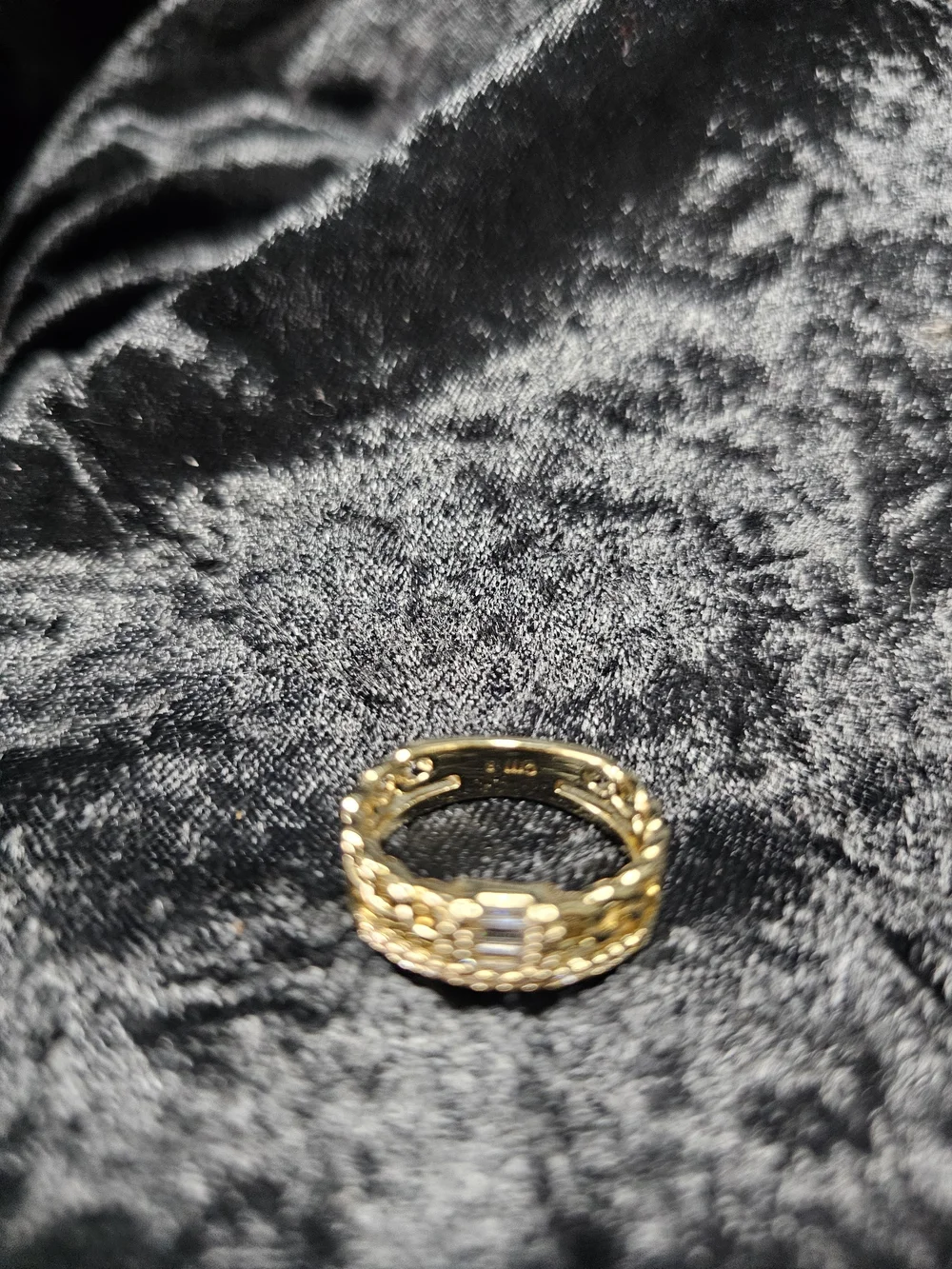 N/A elegant gold